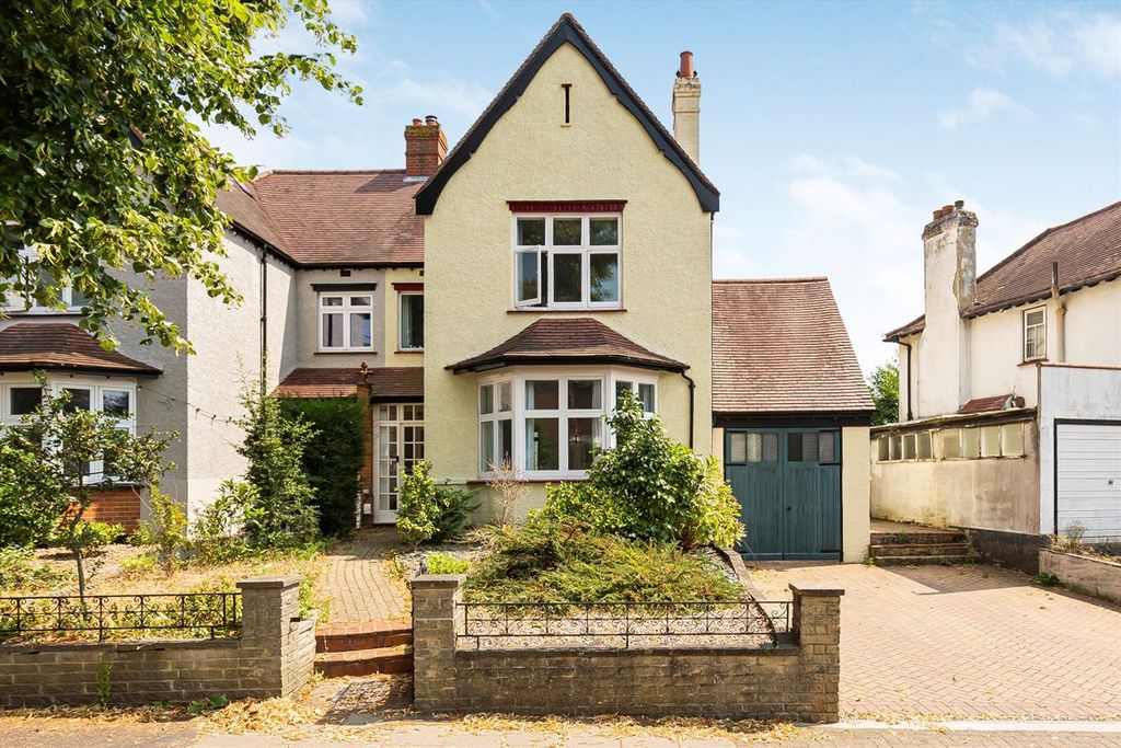 Property photo 1 of 9