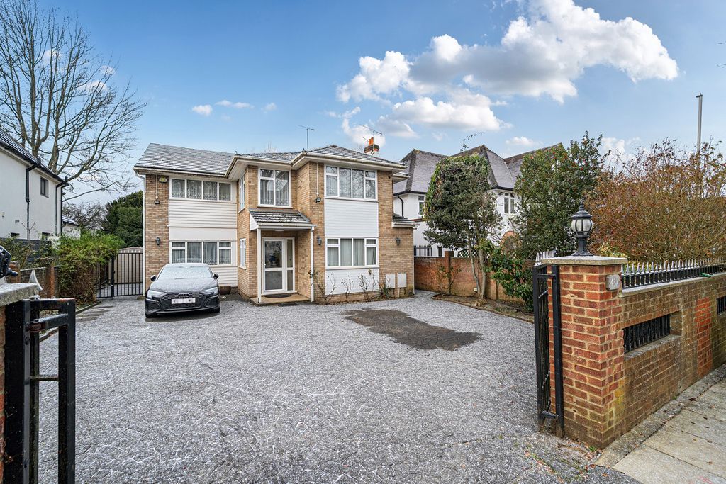 Property photo 1 of 17