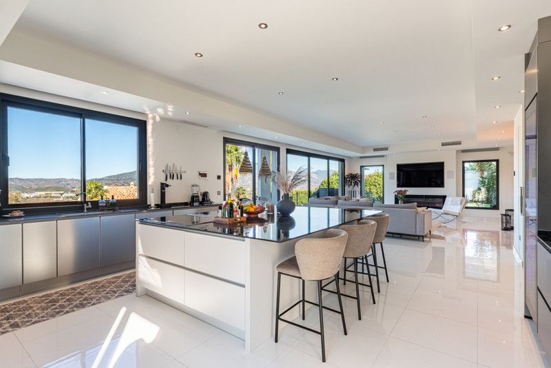 Property photo 3 of 60