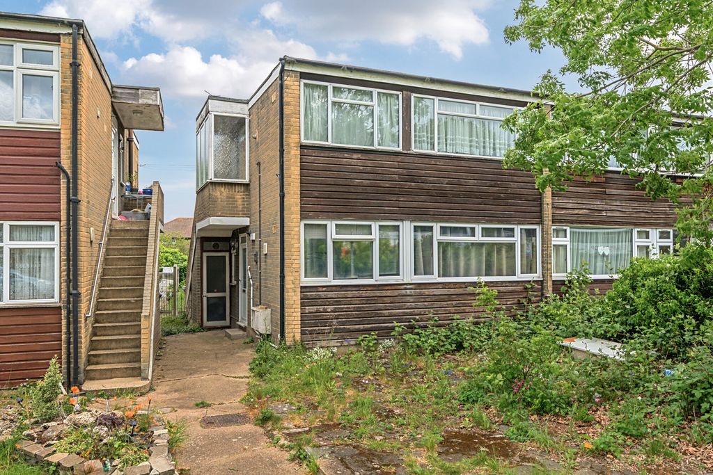 Property photo 1 of 9 External