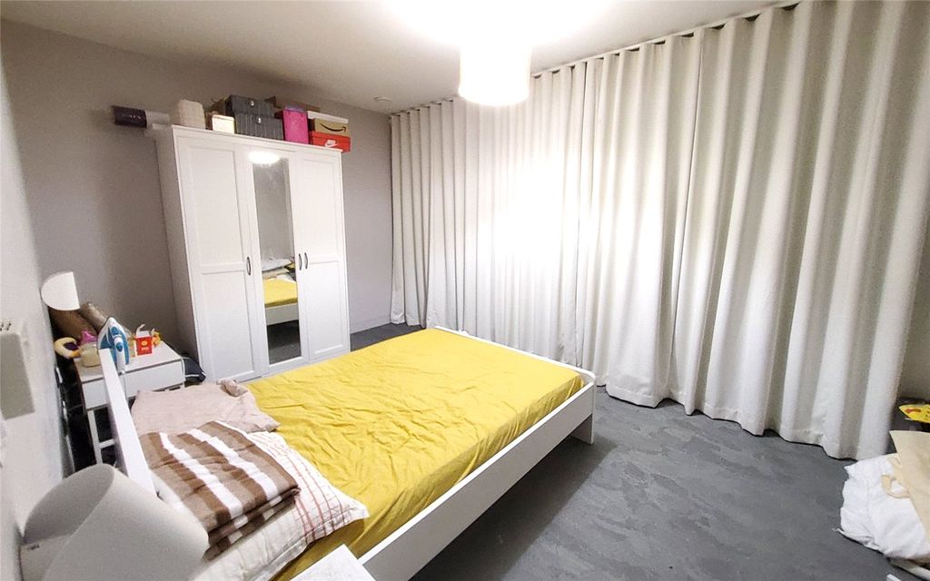 Property photo 3 of 7 Picture No. 12