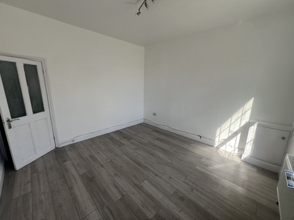 Property photo 2 of 10 Gallery