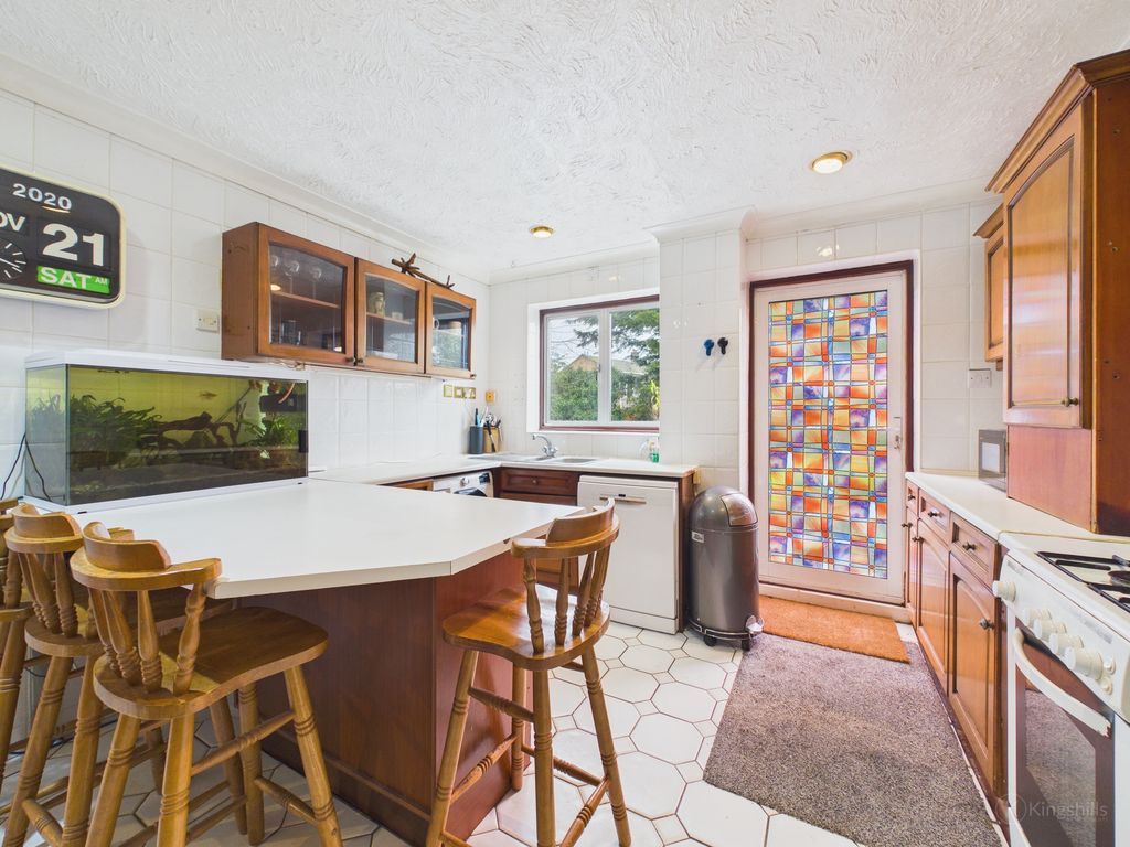 Property photo 3 of 11 Cam02136G0-Pr0524-Still009