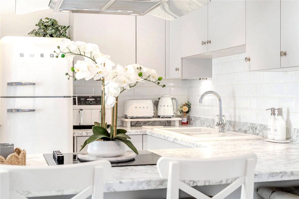 Property photo 3 of 17 Picture No. 02