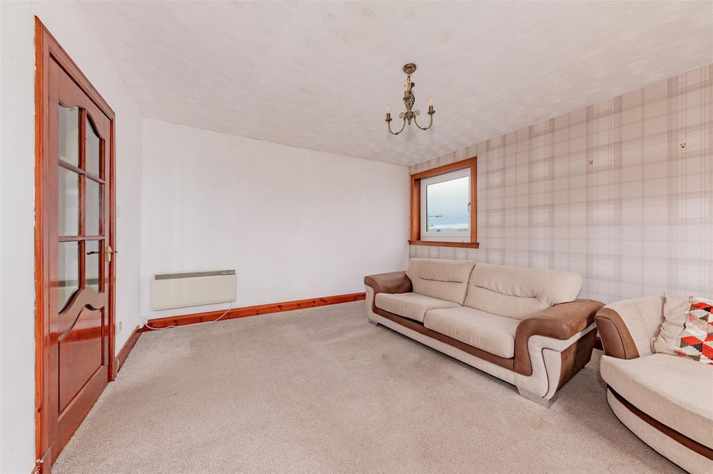 Property photo 3 of 12 Flat 11 3 Nursery Road Bf-5.Jpg