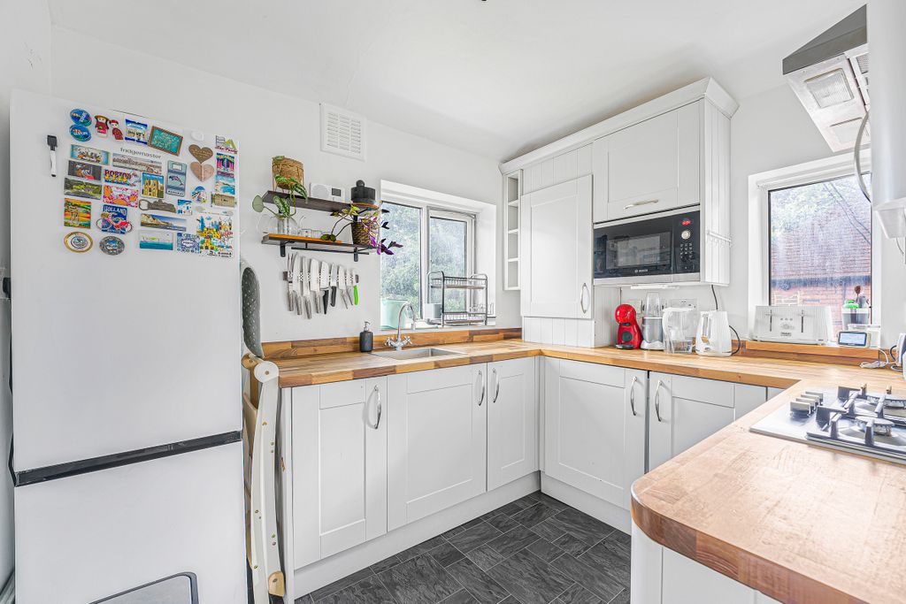 Property photo 3 of 15 Kitchen