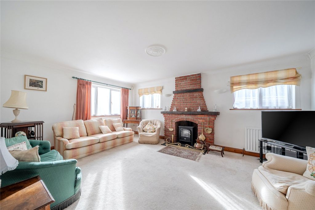 Property photo 2 of 22 Picture No. 11