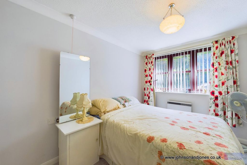 Additional image 10 of 1 bed property for saleDrill Hall Road, Chertsey KT16