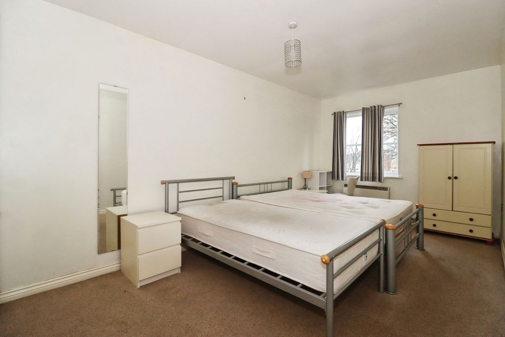 Property photo 3 of 19 Bedroom