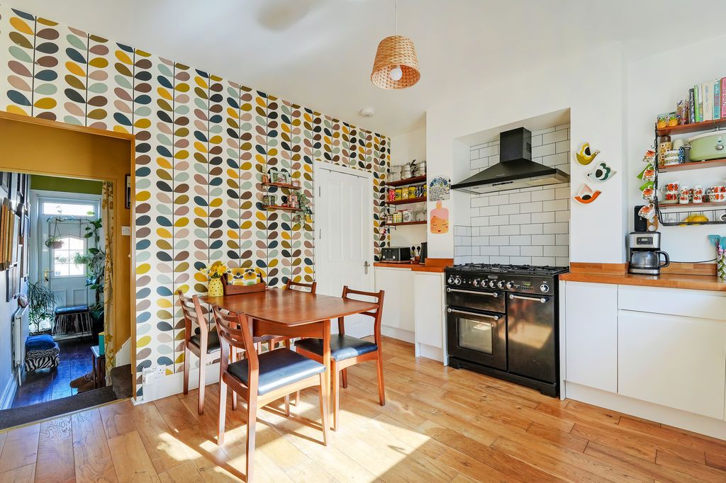 Property photo 3 of 26 Dining Kitchen