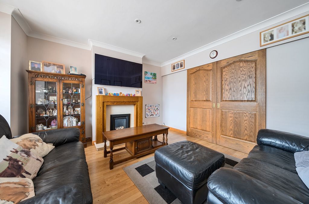 Property photo 3 of 26 1375143-42-6909F6...