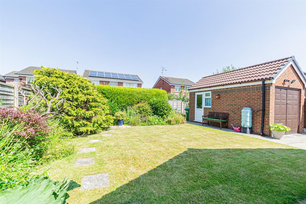 Property photo 2 of 17 Rear Garden &amp; Garage
