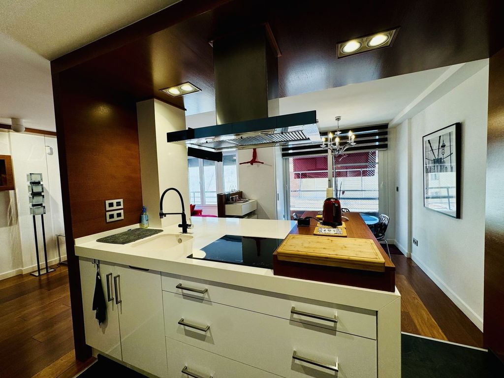 Property photo 3 of 27