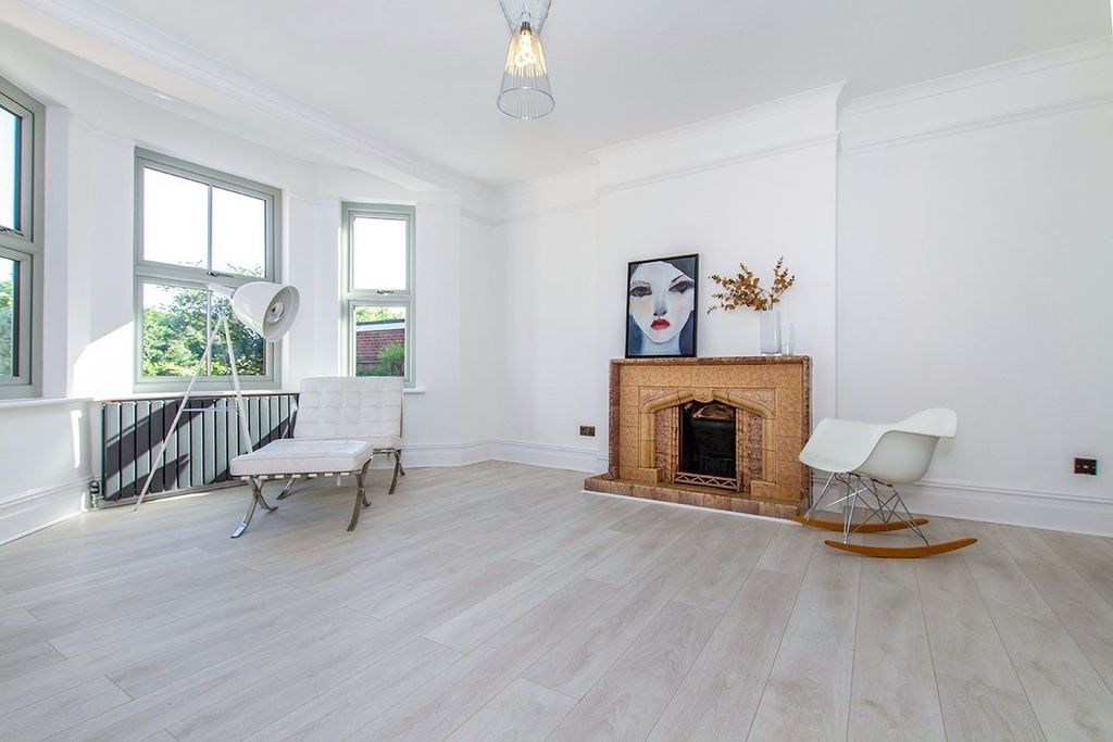 Property photo 3 of 13 Dining Room