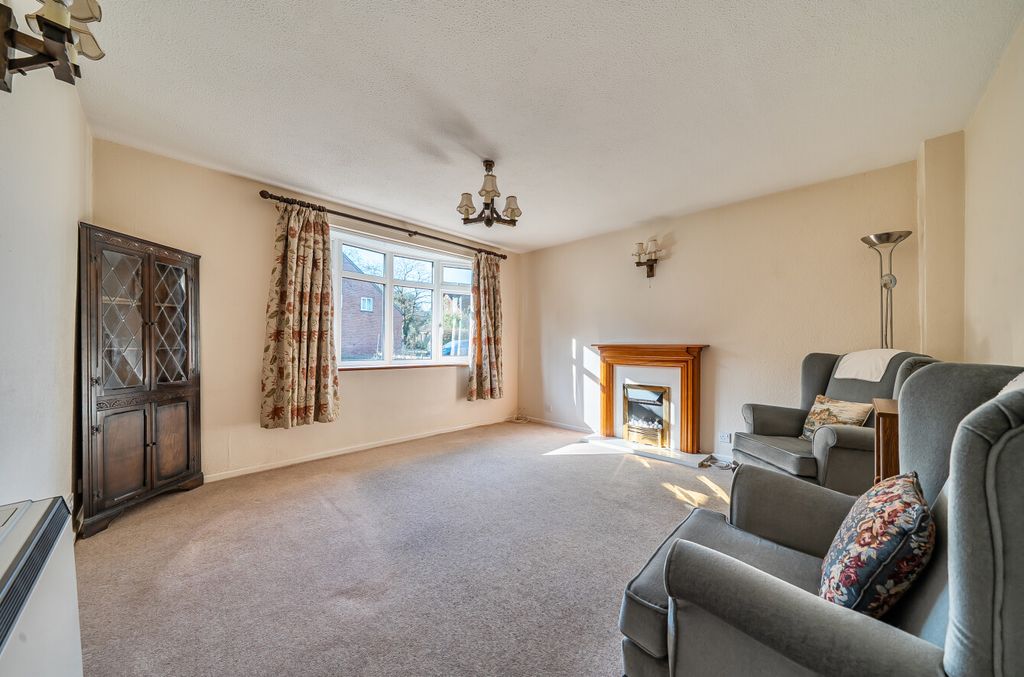 Property photo 3 of 25 Living Room