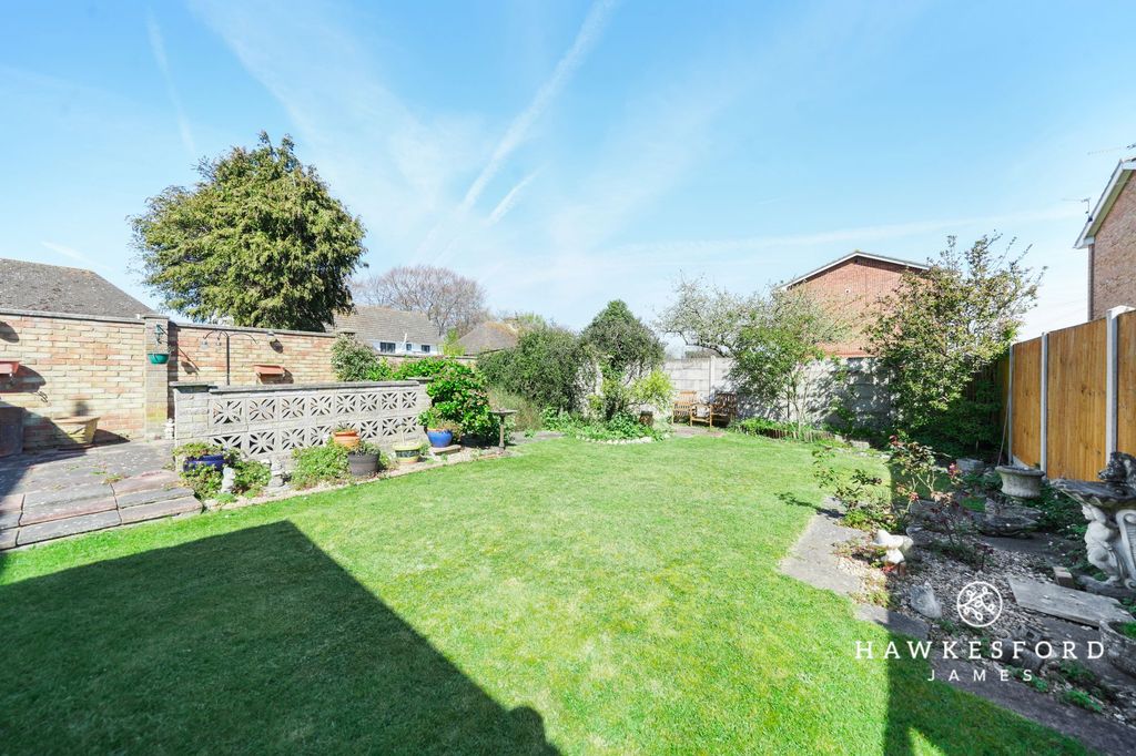 Property photo 2 of 22 Stanhope Avenue, Sittingbourne - Garden