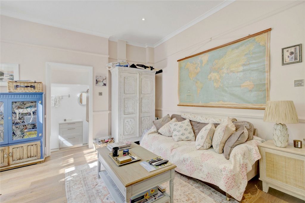 Property photo 3 of 11 Picture No. 05