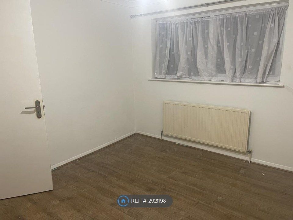 Property photo 3 of 4