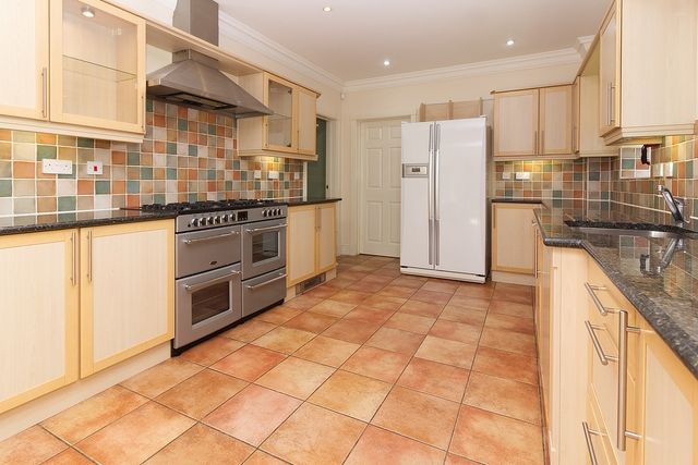 Property photo 2 of 21 Kitchen