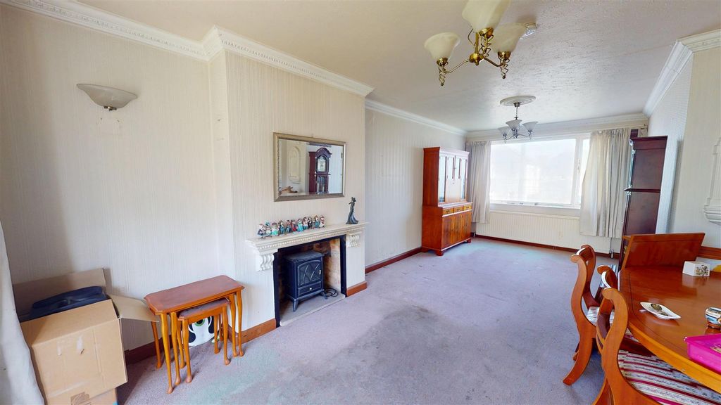 Property photo 2 of 12 Dining Lounge