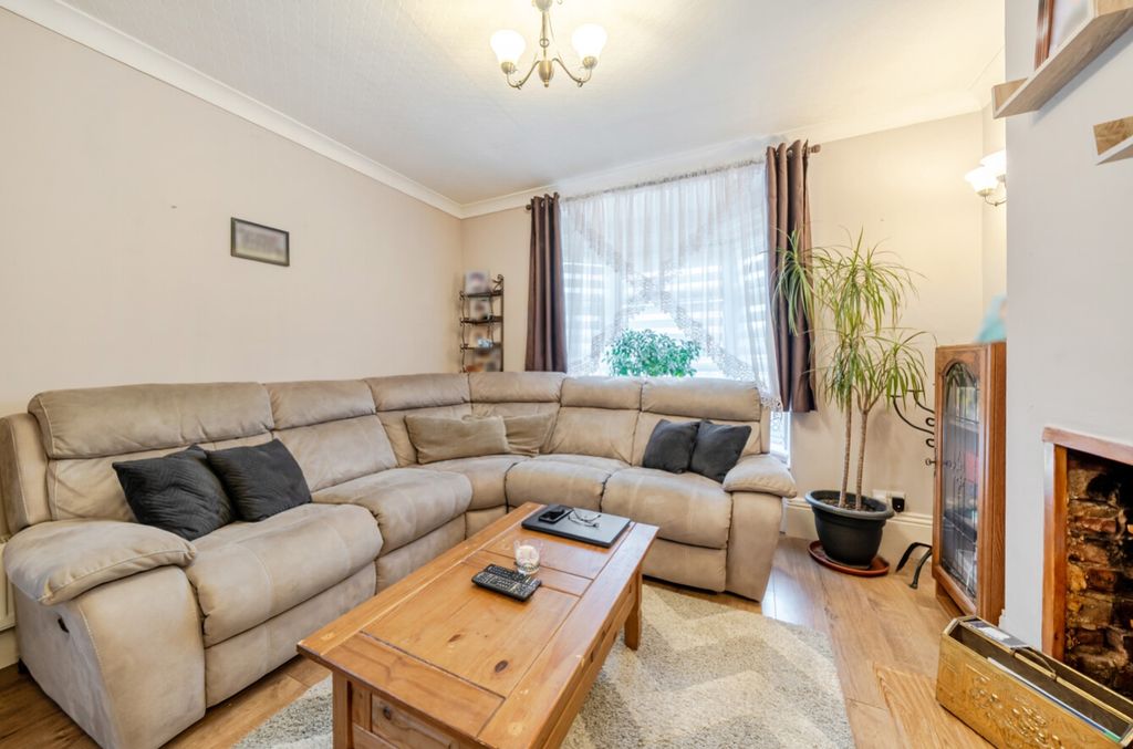 Property photo 2 of 26 1530057-12-1A11607618ce4