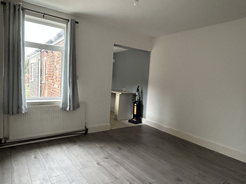 Property photo 3 of 10 3