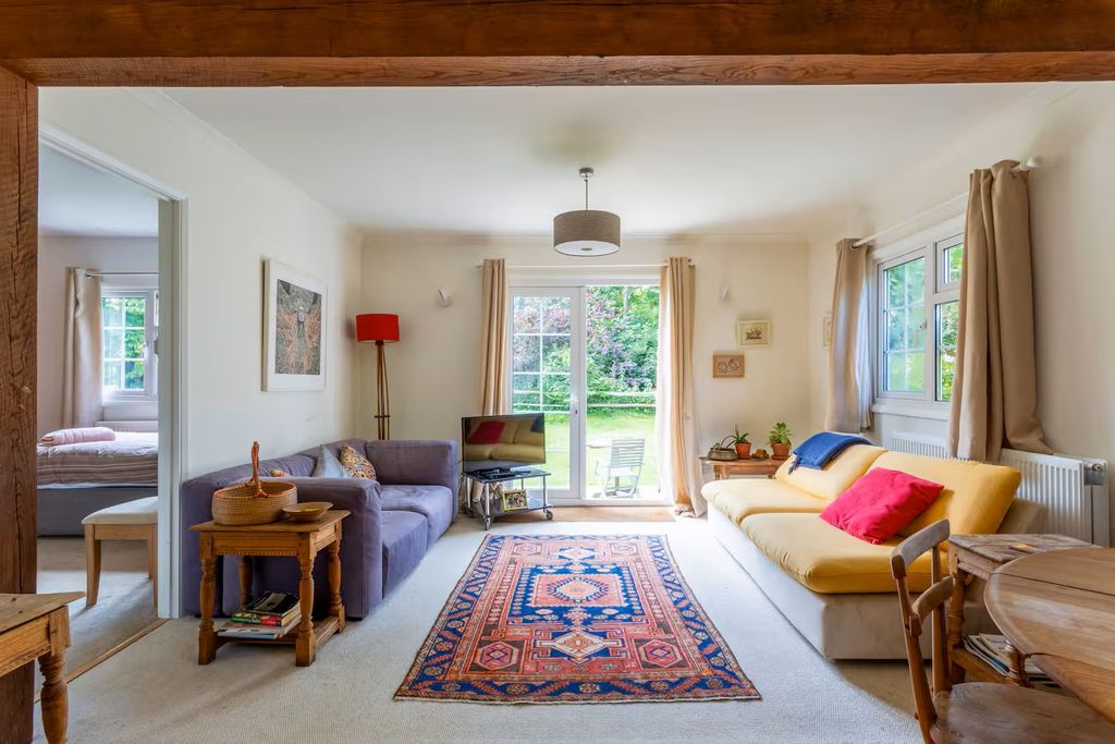 Property photo 3 of 11