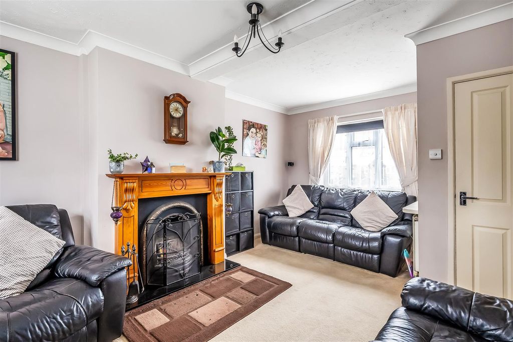 Property photo 3 of 21 23-Pollards-Oak-Road-2.Jpg