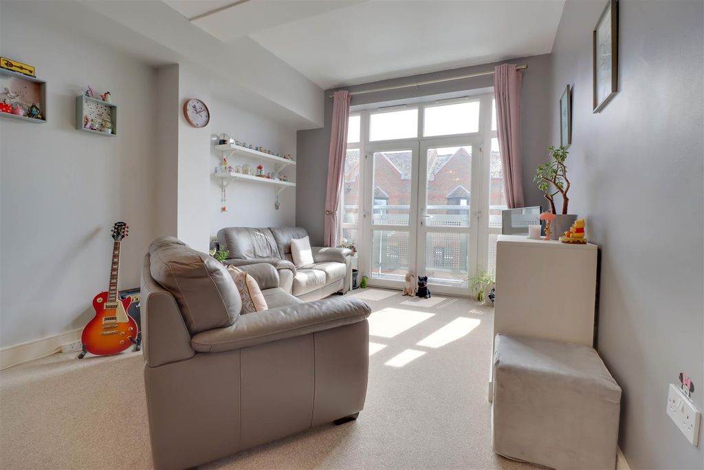 Property photo 2 of 11 Flat 5 Urban Pulse.Jpg