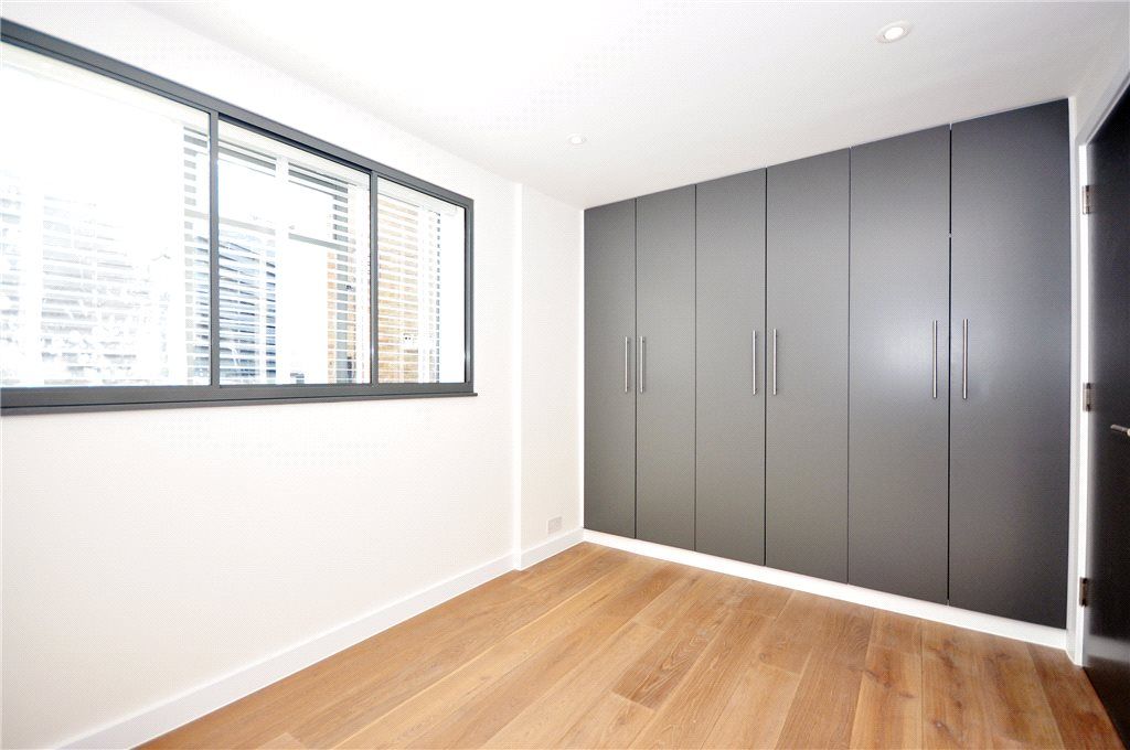 Property photo 3 of 7 Wellington Court