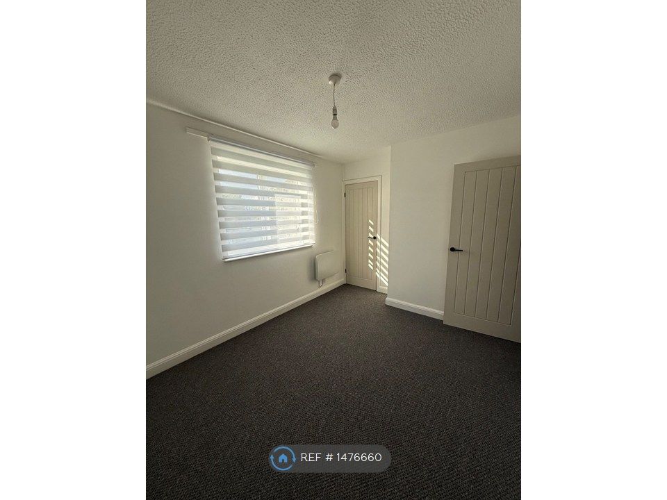 Property photo 3 of 9 Bedroom