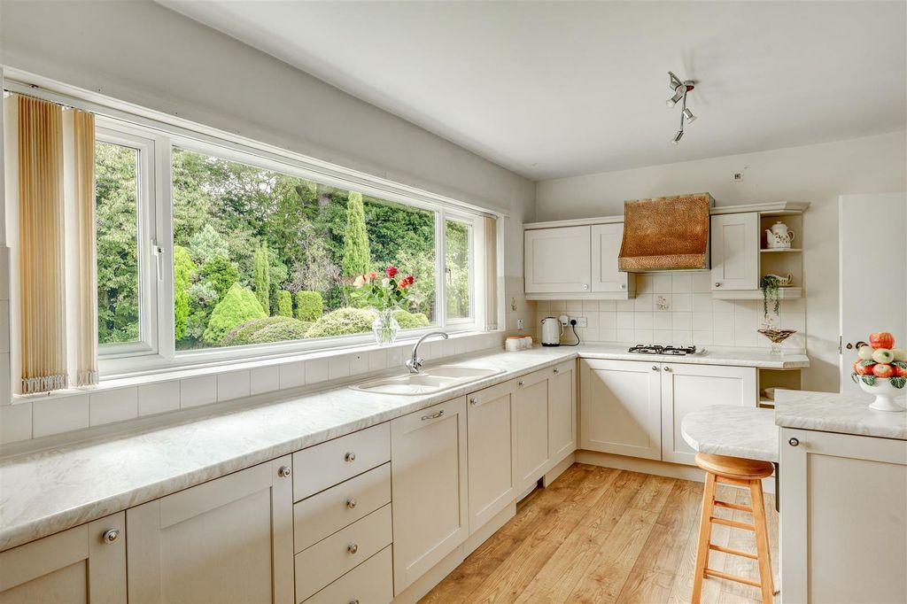 Property photo 2 of 40 Kitchen