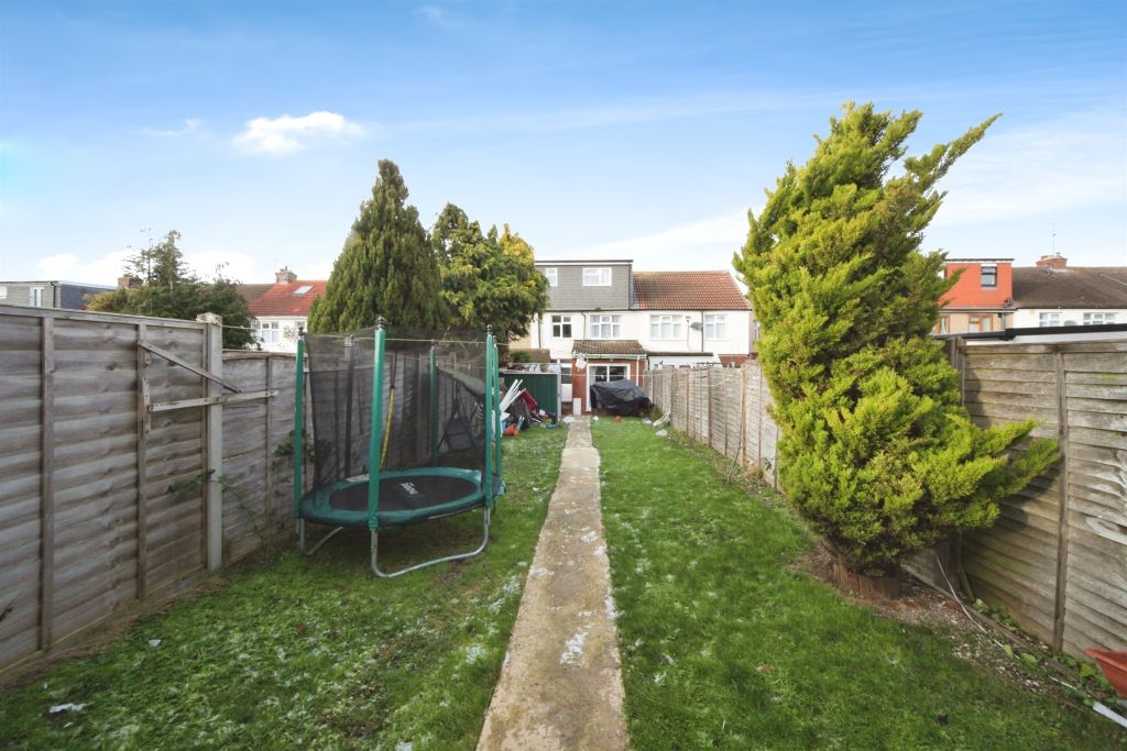 Property photo 2 of 25