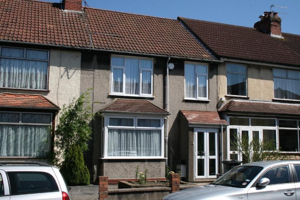 Property photo 1 of 13 Charming Terraced House With Classic Bay Windows...