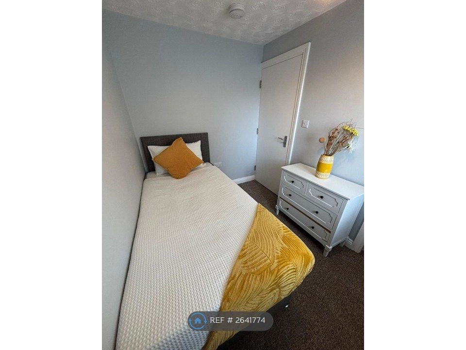 Property photo 1 of 6 Single Room