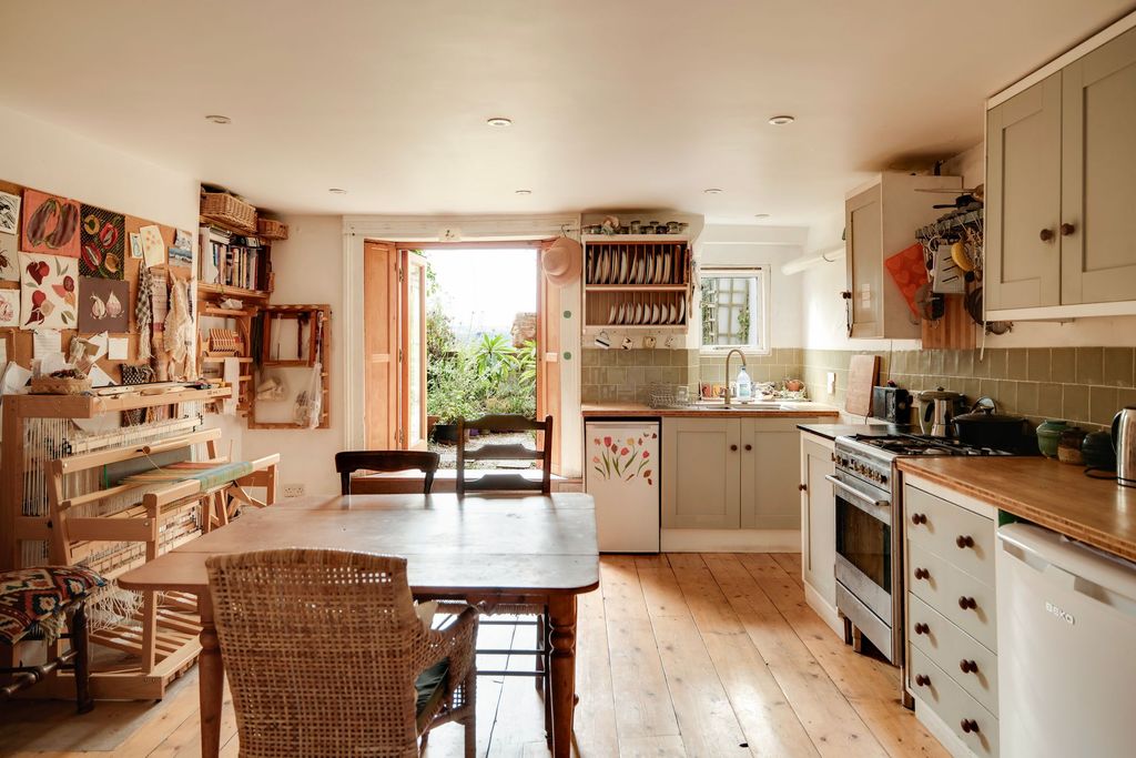 Property photo 1 of 22