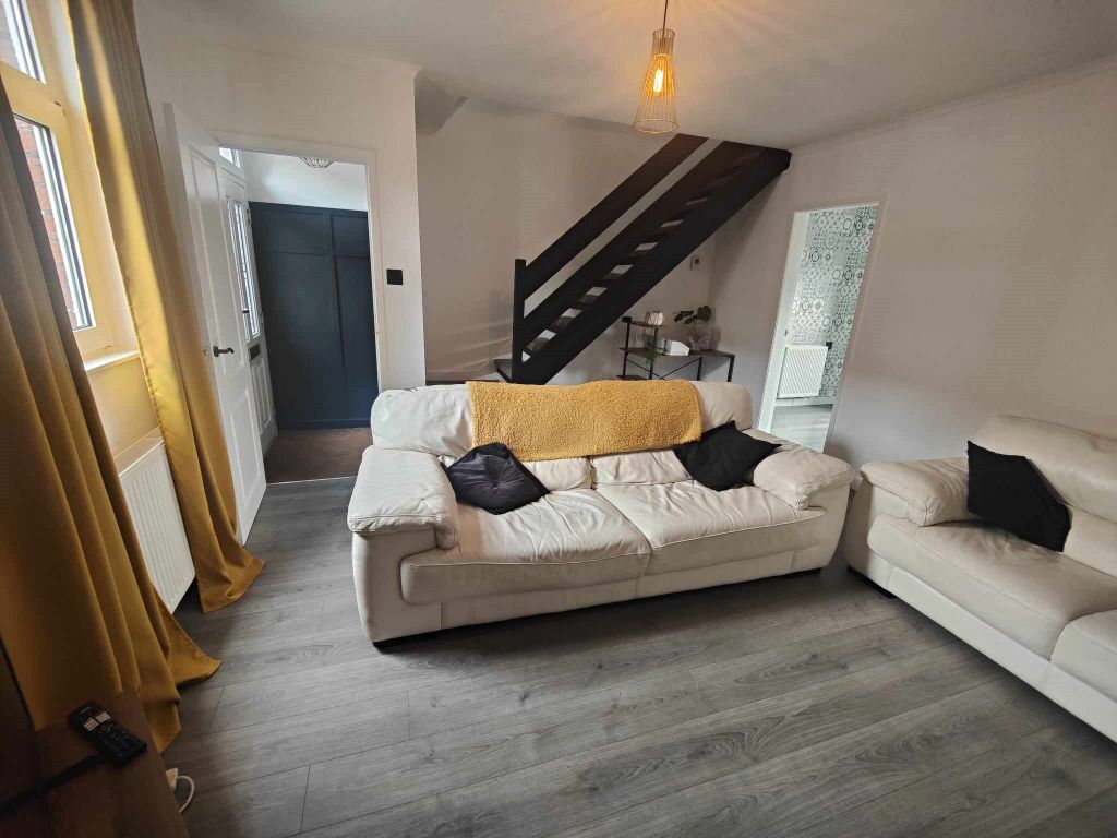 Property photo 3 of 17