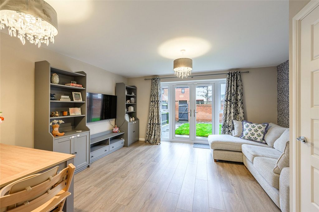 Property photo 2 of 25 Picture No. 19