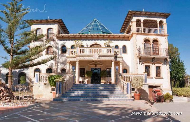 Property photo 1 of 15 Luxury Villa Frontline Golf Villamartin