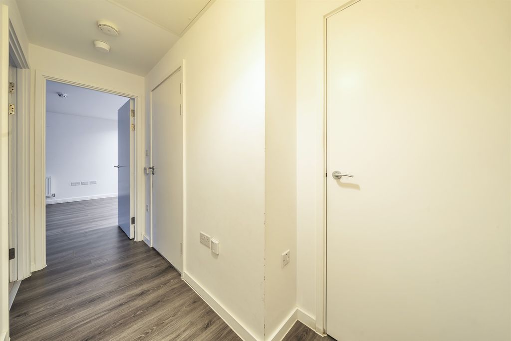 Property photo 3 of 10 Hallway