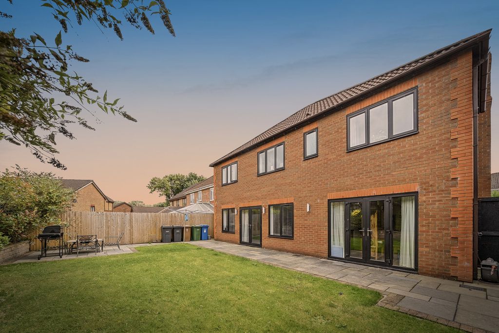 Property photo 1 of 21