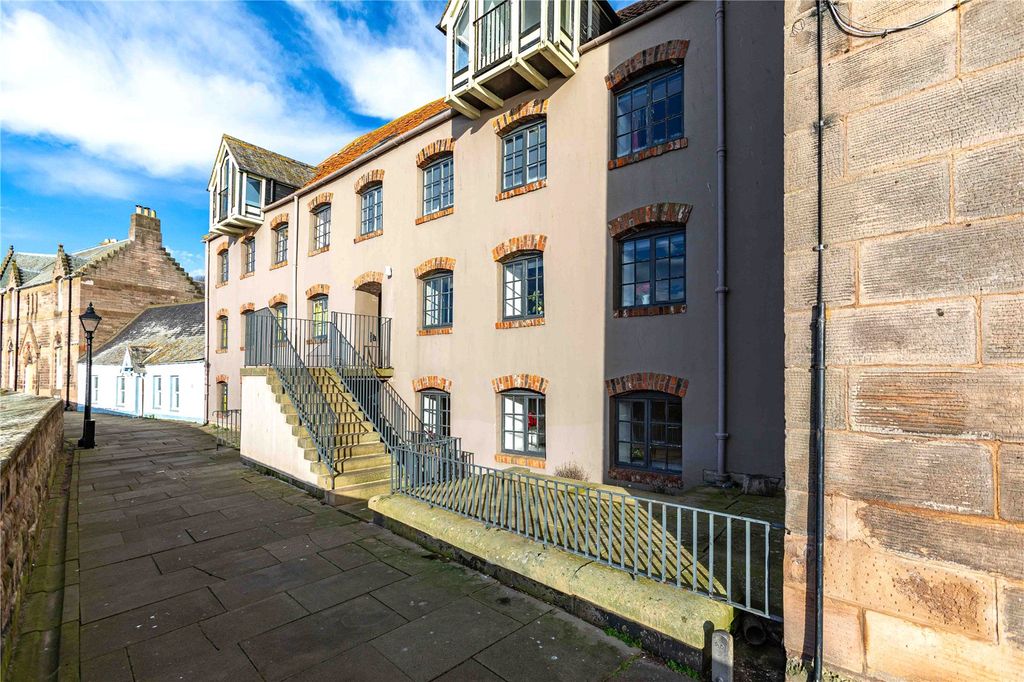Property photo 1 of 13 Quay Walls