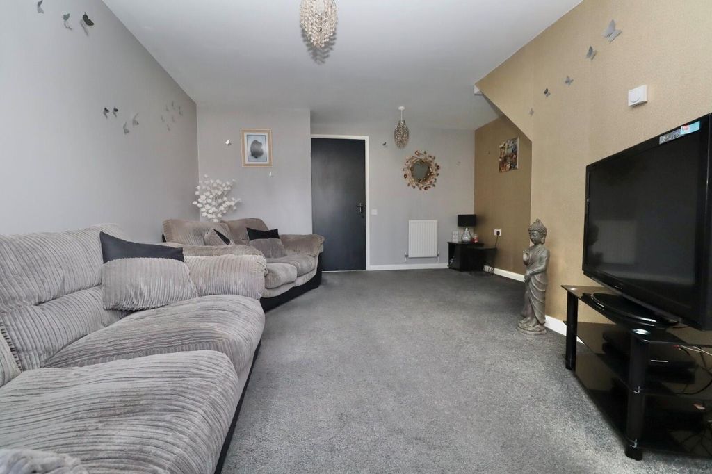 Property photo 2 of 14 Living Room