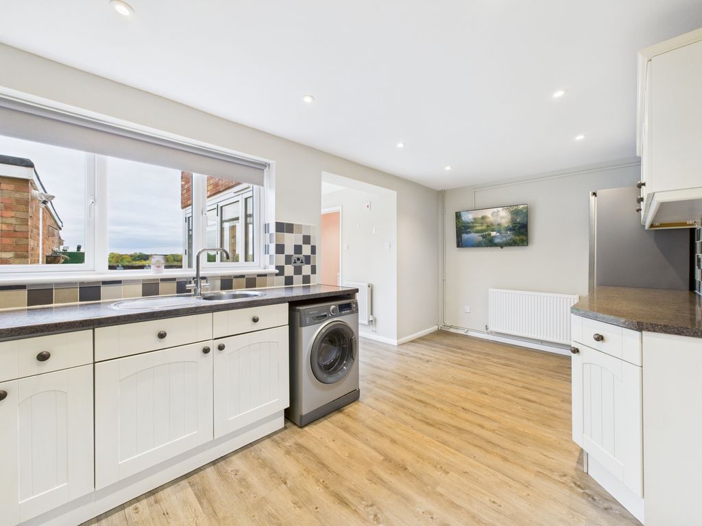 Property photo 2 of 15 Photo 11