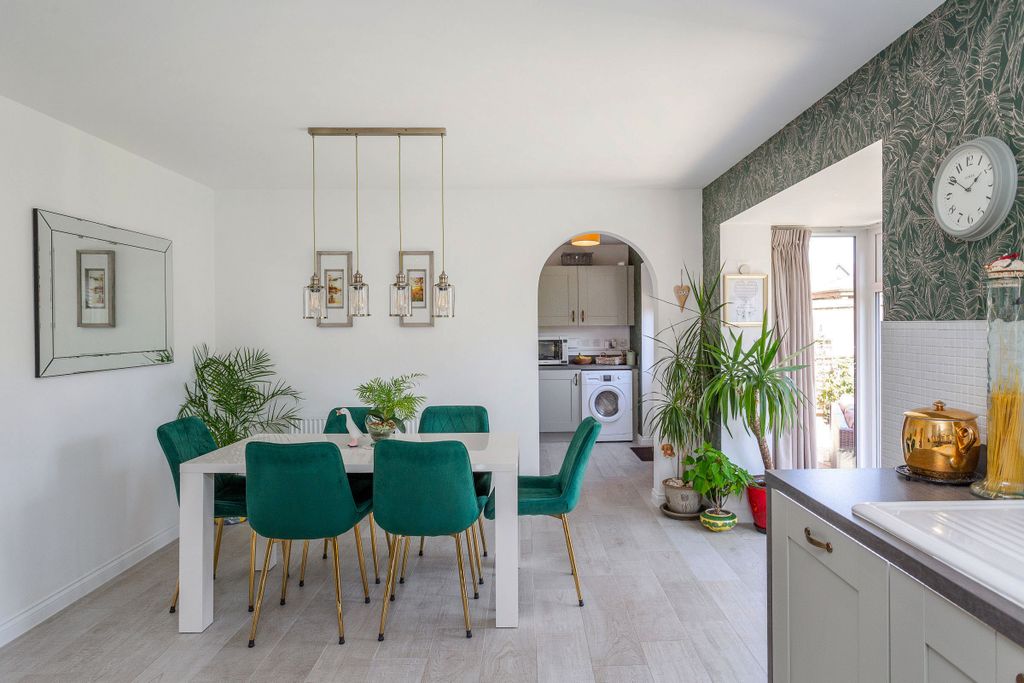 Property photo 3 of 28 Kitchen/Dining Room c