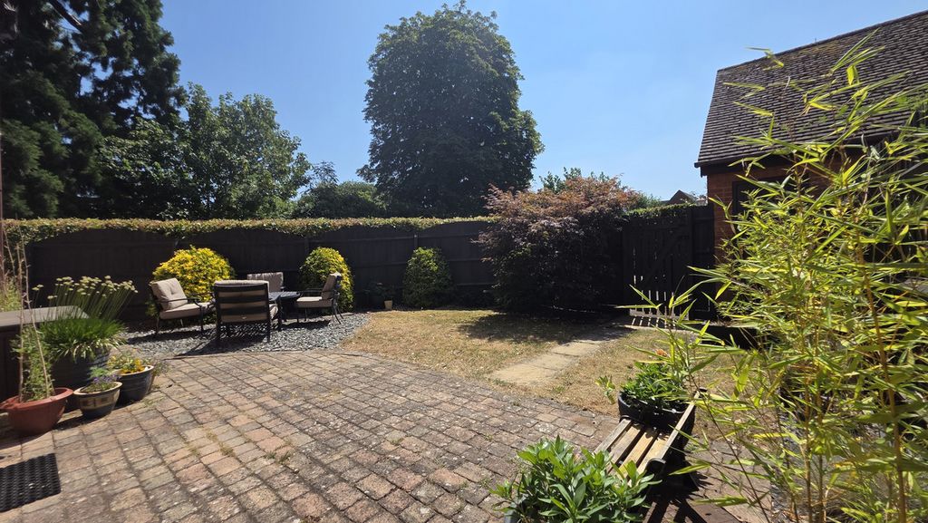 Property photo 2 of 32