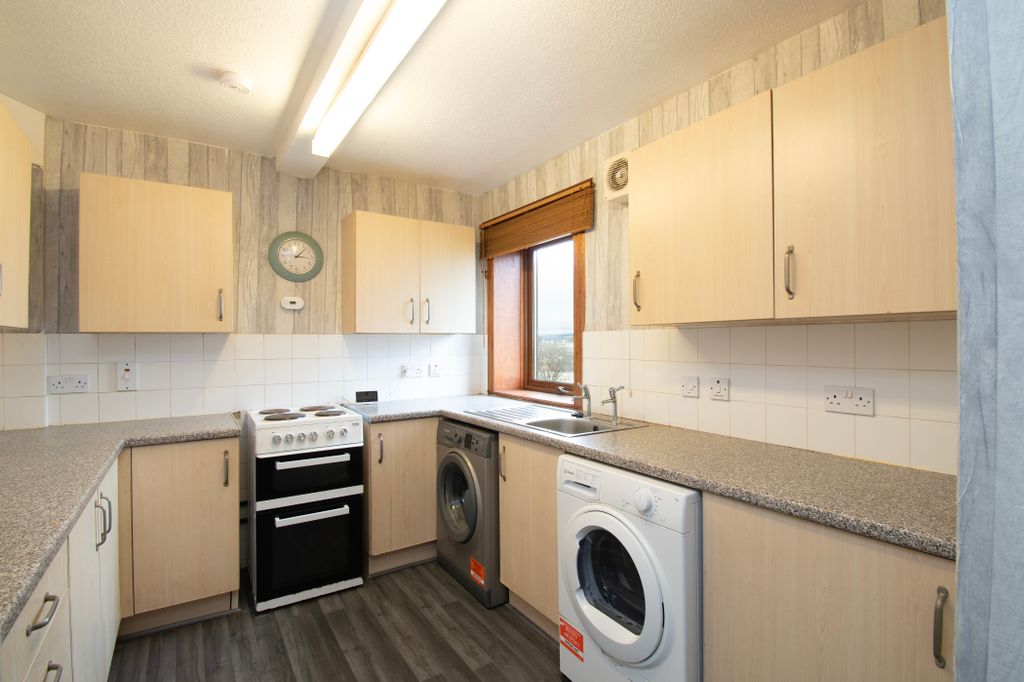 Property photo 2 of 20 Kitchen