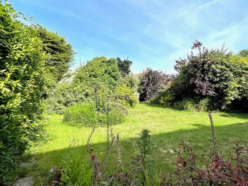 Property photo 2 of 36 Rear Garden