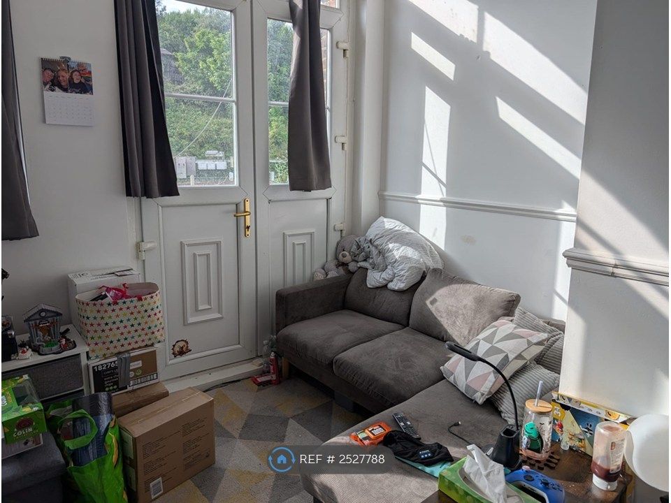 Property photo 3 of 6