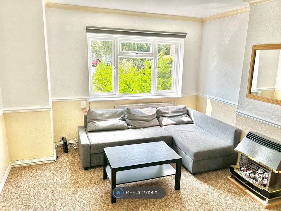 Property photo 2 of 15 Lounge